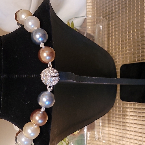 Large Chunky Pearl Choker - Picture 2 of 7